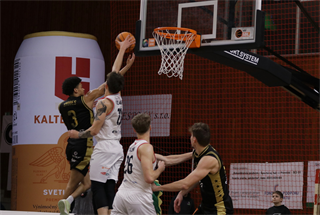 24. Kolo Niké SBL: BC Prievidza - BC Komárno 86:71 (foto: Ladislav Szibilla)	