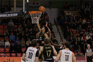 24. Kolo Niké SBL: BC Prievidza - BC Komárno 86:71 (foto: Ladislav Szibilla)	