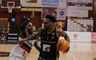24. Kolo Niké SBL: BC Prievidza - BC Komárno 86:71 (foto: Ladislav Szibilla)	