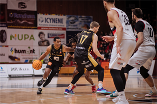 24. Kolo Niké SBL: BC Prievidza vs. BC Komárno 86:71 (foto: Vladimír Králik)	