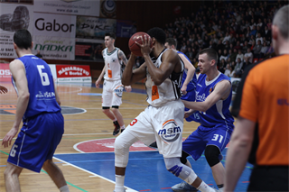 36. kolo Eurovia SBL: BC Prievidza - VŠEMvs Karlovka Bratislava 78:65 (foto:  Samuel Alexander Petráš)
