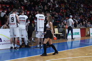 36. kolo Eurovia SBL: BC Prievidza - VŠEMvs Karlovka Bratislava 78:65 (foto:  Samuel Alexander Petráš)
