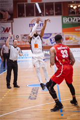 1. zápas play off Eurovia SBL: BC Prievidza - MBK Rieker Com-Therm Komárno 71:78 (foto: Vladimír Králik)