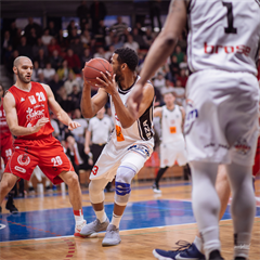 1. zápas play off Eurovia SBL: BC Prievidza - MBK Rieker Com-Therm Komárno 71:78 (foto: Vladimír Králik)