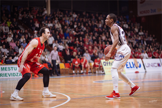 1. zápas play off Eurovia SBL: BC Prievidza - MBK Rieker Com-Therm Komárno 71:78 (foto: Vladimír Králik)