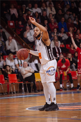 1. zápas play off Eurovia SBL: BC Prievidza - MBK Rieker Com-Therm Komárno 71:78 (foto: Vladimír Králik)
