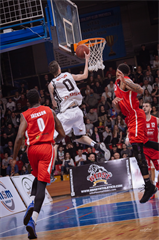 1. zápas play off Eurovia SBL: BC Prievidza - MBK Rieker Com-Therm Komárno 71:78 (foto: Vladimír Králik)
