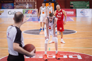 1. zápas play off Eurovia SBL: BC Prievidza - MBK Rieker Com-Therm Komárno 71:78 (foto: Vladimír Králik)