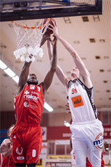 1. zápas play off Eurovia SBL: BC Prievidza - MBK Rieker Com-Therm Komárno 71:78 (foto: Vladimír Králik)