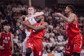 1. zápas play off Eurovia SBL: BC Prievidza - MBK Rieker Com-Therm Komárno 71:78 (foto: Vladimír Králik)