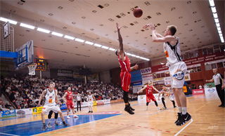 1. zápas play off Eurovia SBL: BC Prievidza - MBK Rieker Com-Therm Komárno 71:78 (foto: Vladimír Králik)