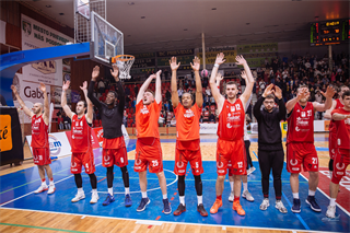 1. zápas play off Eurovia SBL: BC Prievidza - MBK Rieker Com-Therm Komárno 71:78 (foto: Vladimír Králik)