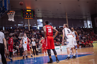 3. zápas play off Eurovia SBL: BC Prievidza - MBK Rieker Com-Therm Komárno 74:80 (foto: Vladimír Králik)