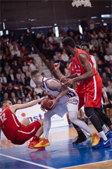 3. zápas play off Eurovia SBL: BC Prievidza - MBK Rieker Com-Therm Komárno 74:80 (foto: Vladimír Králik)