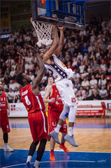 3. zápas play off Eurovia SBL: BC Prievidza - MBK Rieker Com-Therm Komárno 74:80 (foto: Vladimír Králik)