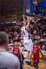 3. zápas play off Eurovia SBL: BC Prievidza - MBK Rieker Com-Therm Komárno 74:80 (foto: Vladimír Králik)