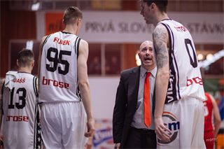3. zápas play off Eurovia SBL: BC Prievidza - MBK Rieker Com-Therm Komárno 74:80 (foto: Vladimír Králik)
