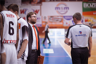 3. zápas play off Eurovia SBL: BC Prievidza - MBK Rieker Com-Therm Komárno 74:80 (foto: Vladimír Králik)
