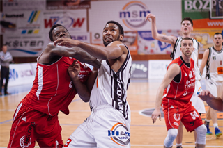 3. zápas play off Eurovia SBL: BC Prievidza - MBK Rieker Com-Therm Komárno 74:80 (foto: Vladimír Králik)