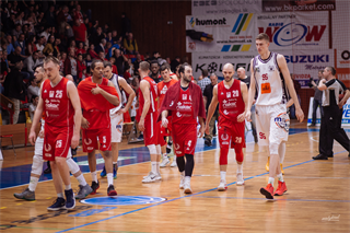 3. zápas play off Eurovia SBL: BC Prievidza - MBK Rieker Com-Therm Komárno 74:80 (foto: Vladimír Králik)