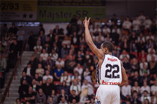 3. zápas play off Eurovia SBL: BC Prievidza - MBK Rieker Com-Therm Komárno 74:80 (foto: Vladimír Králik)