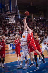 3. zápas play off Eurovia SBL: BC Prievidza - MBK Rieker Com-Therm Komárno 74:80 (foto: Vladimír Králik)
