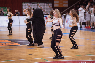 3. zápas play off Eurovia SBL: BC Prievidza - MBK Rieker Com-Therm Komárno 74:80 (foto: Vladimír Králik)