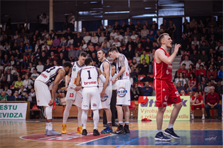 3. zápas play off Eurovia SBL: BC Prievidza - MBK Rieker Com-Therm Komárno 74:80 (foto: Vladimír Králik)