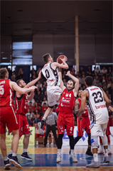 3. zápas play off Eurovia SBL: BC Prievidza - MBK Rieker Com-Therm Komárno 74:80 (foto: Vladimír Králik)