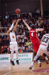 3. zápas play off Eurovia SBL: BC Prievidza - MBK Rieker Com-Therm Komárno 74:80 (foto: Vladimír Králik)