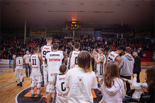3. zápas play off Eurovia SBL: BC Prievidza - MBK Rieker Com-Therm Komárno 74:80 (foto: Vladimír Králik)