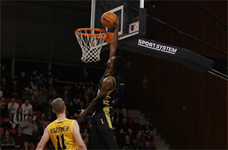 26. Kolo Niké SBL: BC Prievidza - BK Iskra Svit 70:50 (foto: Ladislav Szibilla)	