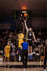 26. Kolo Niké SBL: BC Prievidza vs. BK Iskra Svit 70:50 (foto: Vladimír Králik)	
