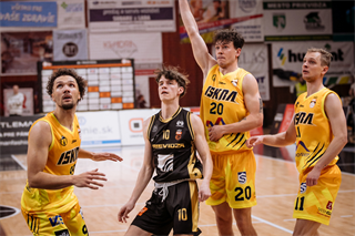 26. Kolo Niké SBL: BC Prievidza vs. BK Iskra Svit 70:50 (foto: Vladimír Králik)	