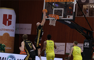 31. Kolo Niké SBL - BC Prievidza : Patrioti Levice 80:71 (foto: Ladislav Szibilla)	