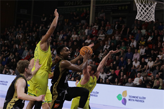 31. Kolo Niké SBL - BC Prievidza : Patrioti Levice 80:71 (foto: Ladislav Szibilla)	