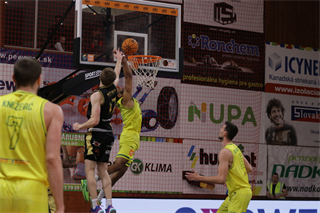 31. Kolo Niké SBL - BC Prievidza : Patrioti Levice 80:71 (foto: Ladislav Szibilla)	