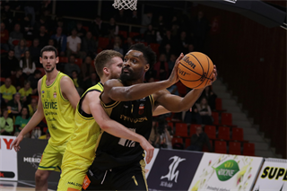 31. Kolo Niké SBL - BC Prievidza : Patrioti Levice 80:71 (foto: Ladislav Szibilla)	
