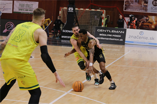 31. Kolo Niké SBL - BC Prievidza : Patrioti Levice 80:71 (foto: Ladislav Szibilla)	