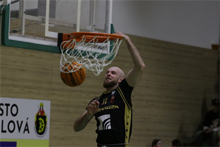 32. Kolo Niké SBL: MBK Handlová - BC Prievidza 81:88 (foto: Ladislav Szibilla)	