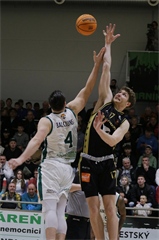 32. Kolo Niké SBL: MBK Handlová - BC Prievidza 81:88 (foto: Ladislav Szibilla)	