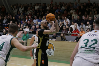 32. Kolo Niké SBL: MBK Handlová - BC Prievidza 81:88 (foto: Ladislav Szibilla)	