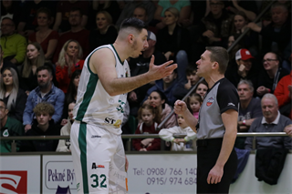 32. Kolo Niké SBL: MBK Handlová - BC Prievidza 81:88 (foto: Ladislav Szibilla)	