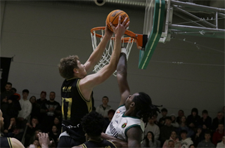 32. Kolo Niké SBL: MBK Handlová - BC Prievidza 81:88 (foto: Ladislav Szibilla)	