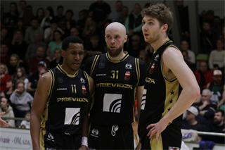 32. Kolo Niké SBL: MBK Handlová - BC Prievidza 81:88 (foto: Ladislav Szibilla)	