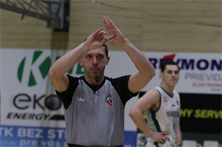 32. Kolo Niké SBL: MBK Handlová - BC Prievidza 81:88 (foto: Ladislav Szibilla)	