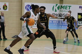32. Kolo Niké SBL: MBK Handlová - BC Prievidza 81:88 (foto: Ladislav Szibilla)	