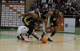 32. Kolo Niké SBL: MBK Handlová - BC Prievidza 81:88 (foto: Ladislav Szibilla)	