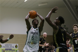 32. Kolo Niké SBL: MBK Handlová - BC Prievidza 81:88 (foto: Ladislav Szibilla)	