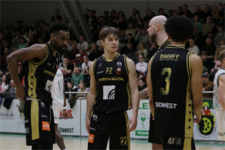 32. Kolo Niké SBL: MBK Handlová - BC Prievidza 81:88 (foto: Ladislav Szibilla)	